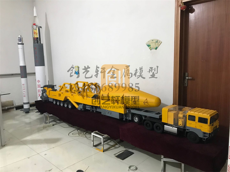 　機(jī)械教學(xué)模型與實體汽車的外觀非常相似
